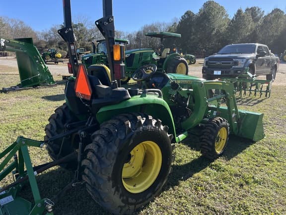 Image of John Deere 3038E equipment image 4