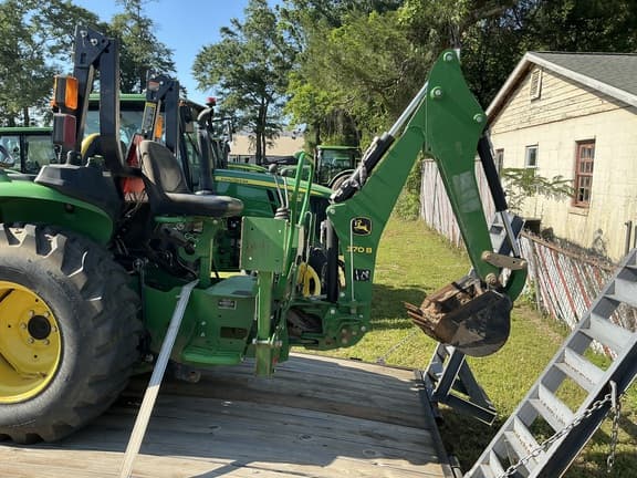 Image of John Deere 3038E equipment image 2