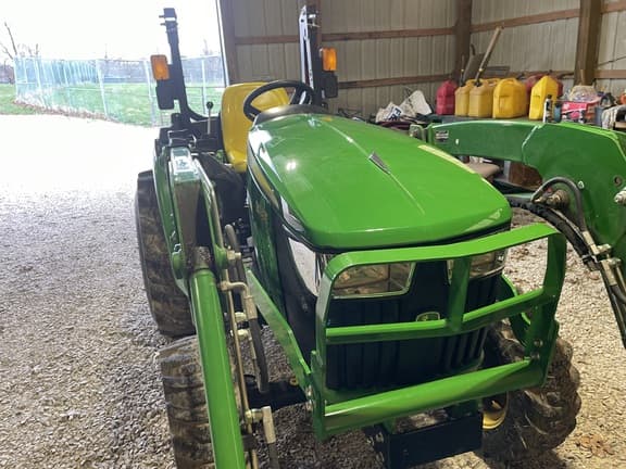 Image of John Deere 3038E equipment image 2