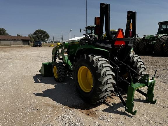 Image of John Deere 3038E equipment image 2