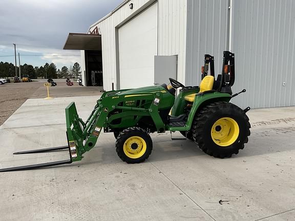 Image of John Deere 3038E equipment image 1