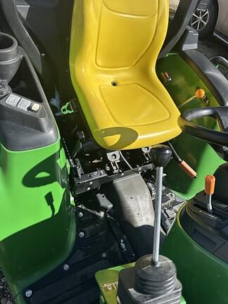 Image of John Deere 3038E equipment image 3