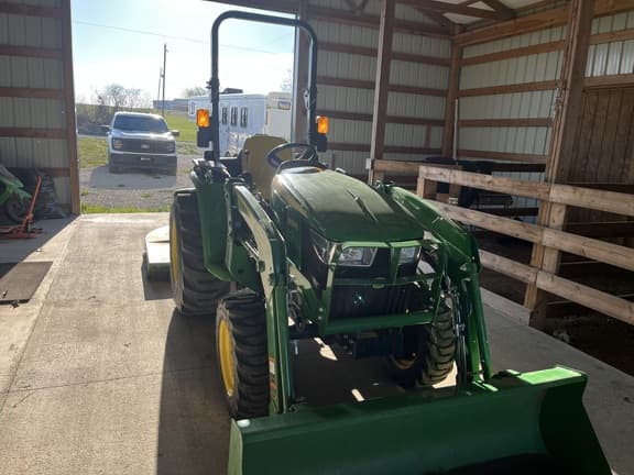 Image of John Deere 3038E equipment image 3