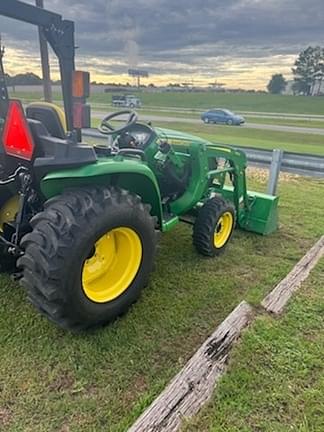 Image of John Deere 3038E equipment image 3