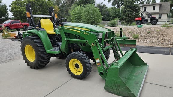 Image of John Deere 3038E equipment image 1