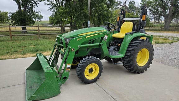 2019 John Deere 3038E Equipment Image0