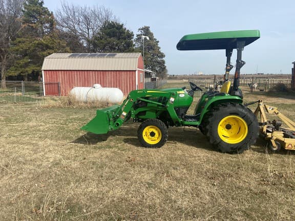 Image of John Deere 3038E equipment image 3