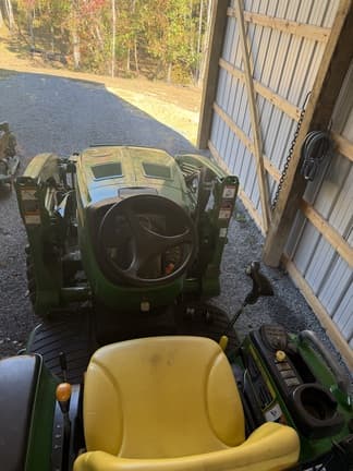 Image of John Deere 3039R equipment image 3