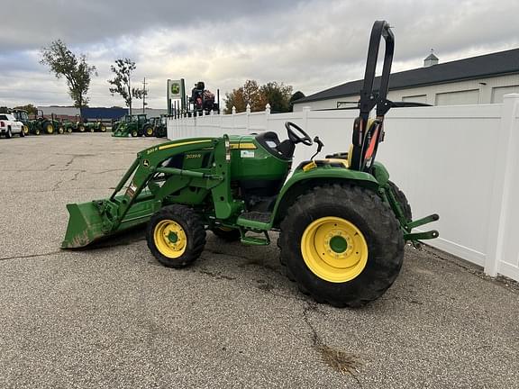 Image of John Deere 3039R equipment image 3