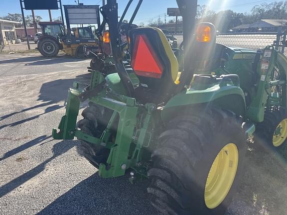 Image of John Deere 3039R equipment image 2