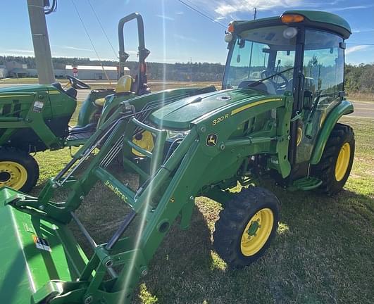 Image of John Deere 3039R equipment image 1