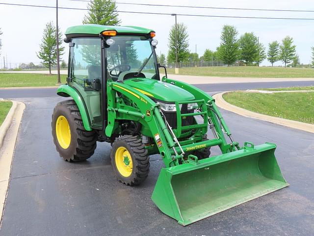Image of John Deere 3039R equipment image 3