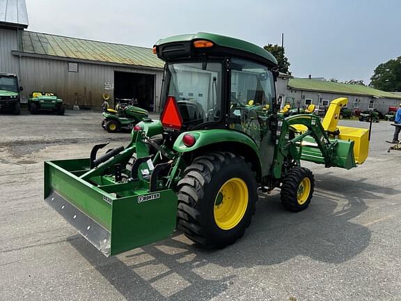 Image of John Deere 3039R equipment image 3