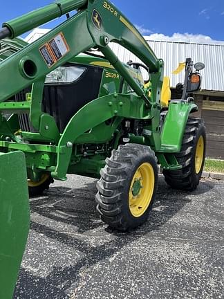 Image of John Deere 3039R equipment image 2