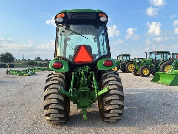 Image of John Deere 3039R equipment image 3
