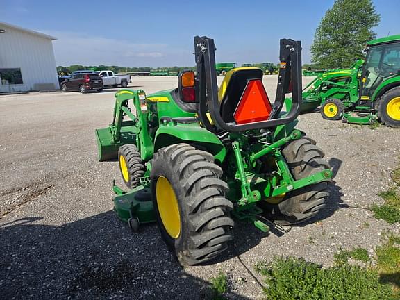 Image of John Deere 3039R equipment image 3