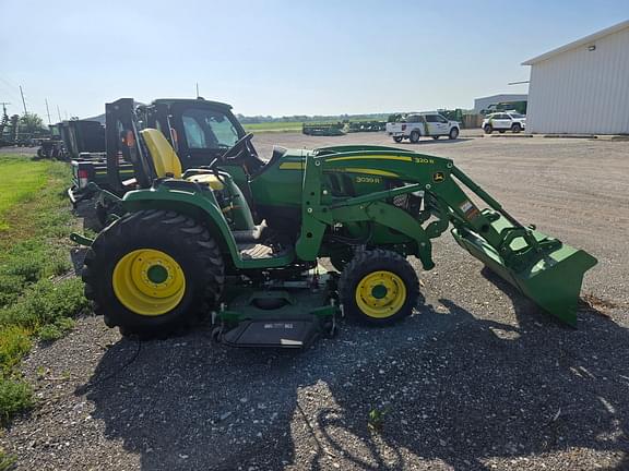 Image of John Deere 3039R equipment image 2