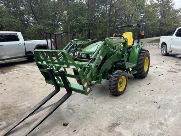 Image of John Deere 3039R equipment image 1