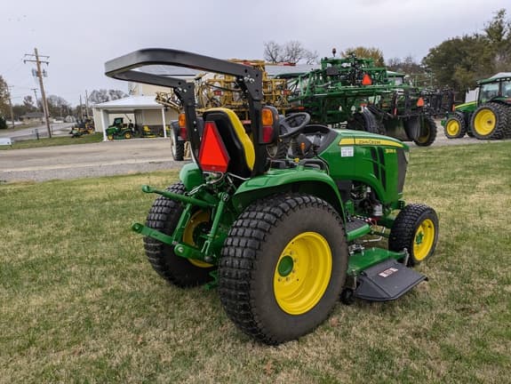 Image of John Deere 3039R equipment image 4
