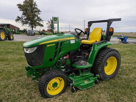 Image of John Deere 3039R Primary image