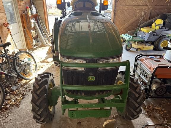 Image of John Deere 3039R equipment image 1