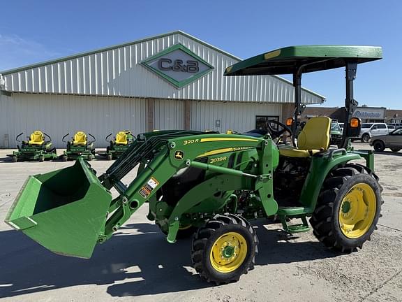 Image of John Deere 3039R Primary image