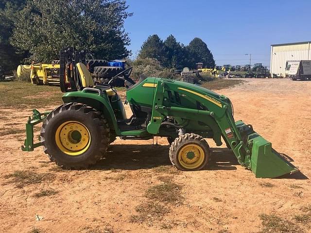 Image of John Deere 3039R equipment image 2