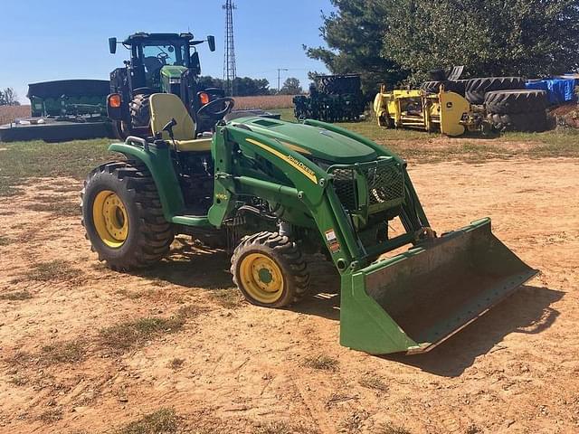 Image of John Deere 3039R equipment image 1