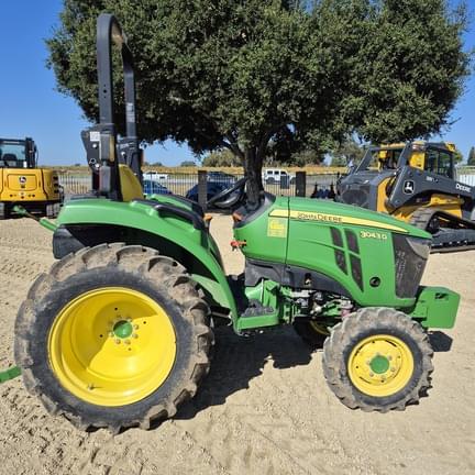Image of John Deere 3043D equipment image 4