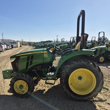 Image of John Deere 3043D equipment image 1