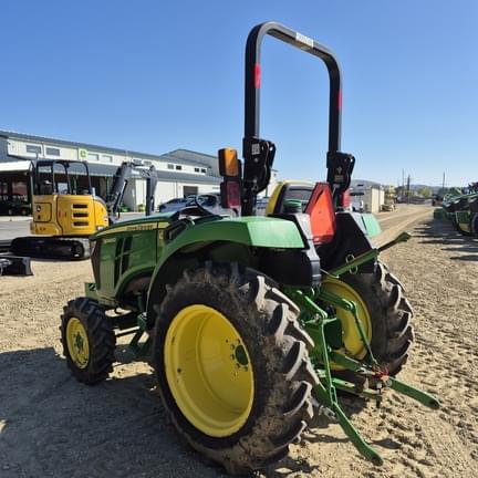 Image of John Deere 3043D equipment image 2