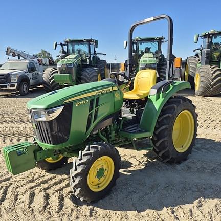 Image of John Deere 3043D equipment image 2