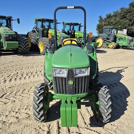 Image of John Deere 3043D equipment image 1