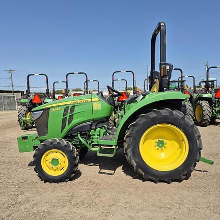Image of John Deere 3043D equipment image 3