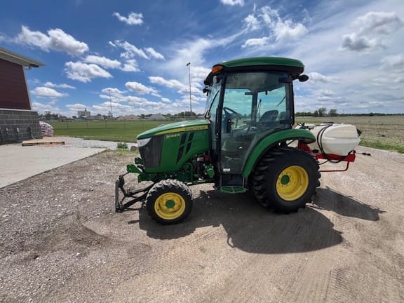 2019 John Deere 3046R Equipment Image0