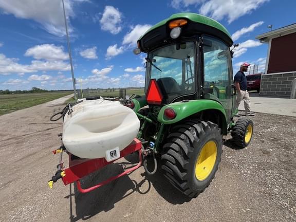 Image of John Deere 3046R equipment image 4