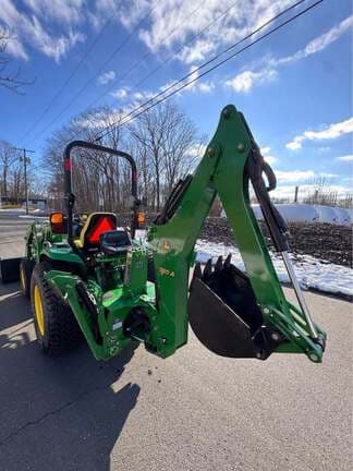 Image of John Deere 3046R equipment image 1