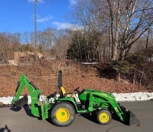 Image of John Deere 3046R equipment image 3