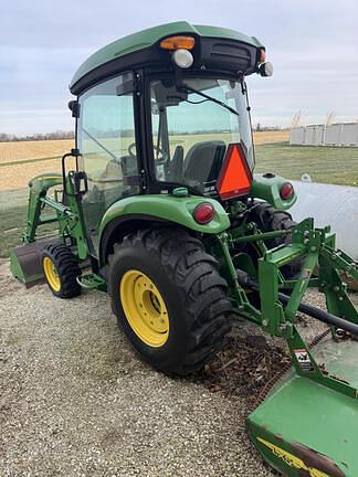 Image of John Deere 3046R equipment image 3