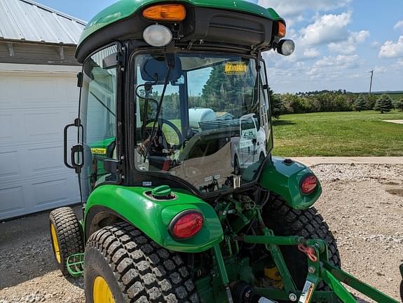 Image of John Deere 3046R equipment image 3