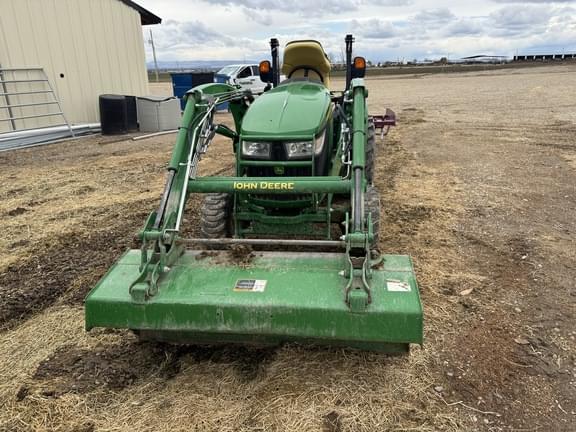 Image of John Deere 3046R equipment image 2