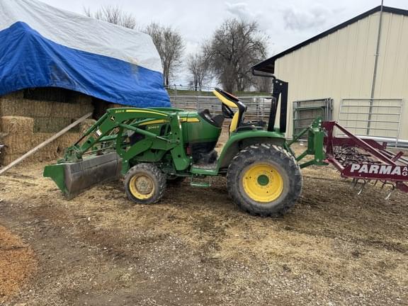 Image of John Deere 3046R equipment image 1
