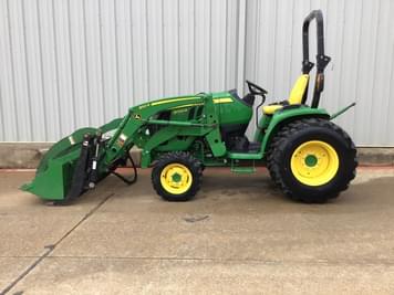 Main image John Deere 3046R