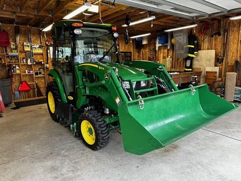 Image of John Deere 3046R equipment image 3