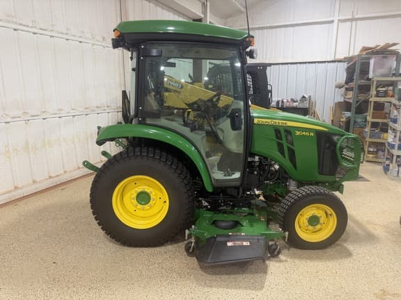 Image of John Deere 3046R equipment image 4