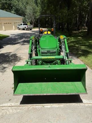 Image of John Deere 3046R equipment image 2