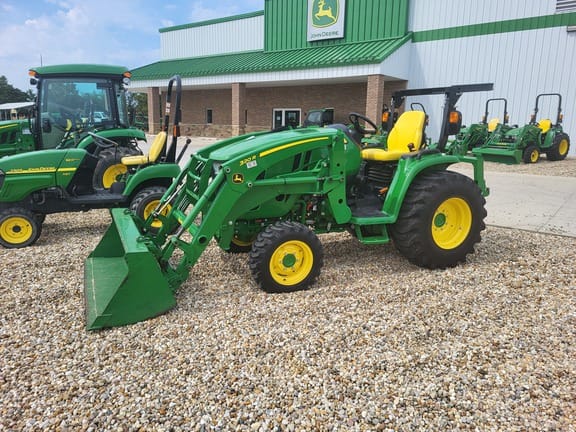 2019 John Deere 3046R Equipment Image0