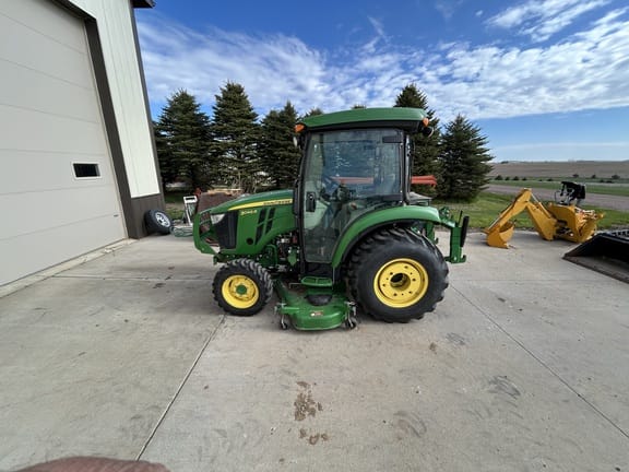2019 John Deere 3046R Equipment Image0