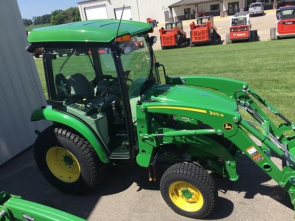 Image of John Deere 3046R equipment image 3