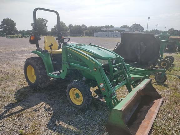 Image of John Deere 3046R equipment image 1